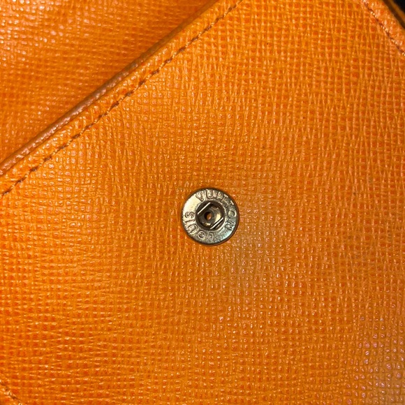 Louis Vuitton creamsicle orange epi leather conpact bifold wallet, like new - Picture 9 of 9